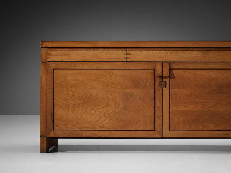 R08 Sideboard