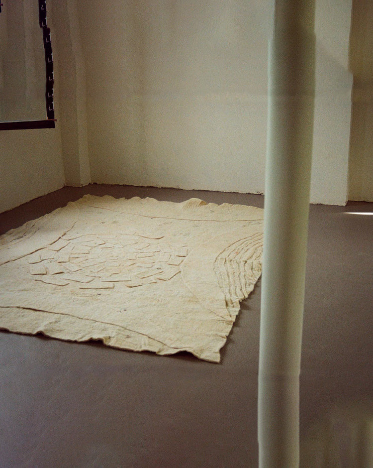 White flet rug