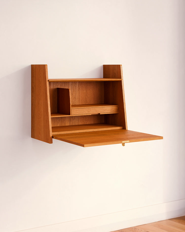 Wall desk QA