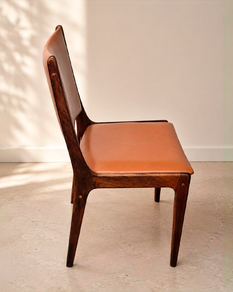 Set of chairs