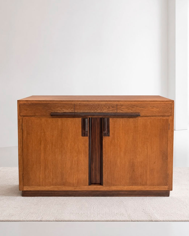 Cabinet 1