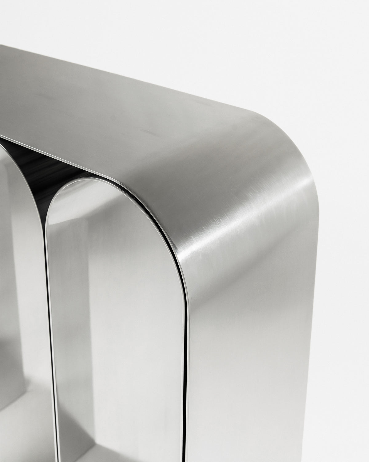 Silver Arch Console Polished Aluminium