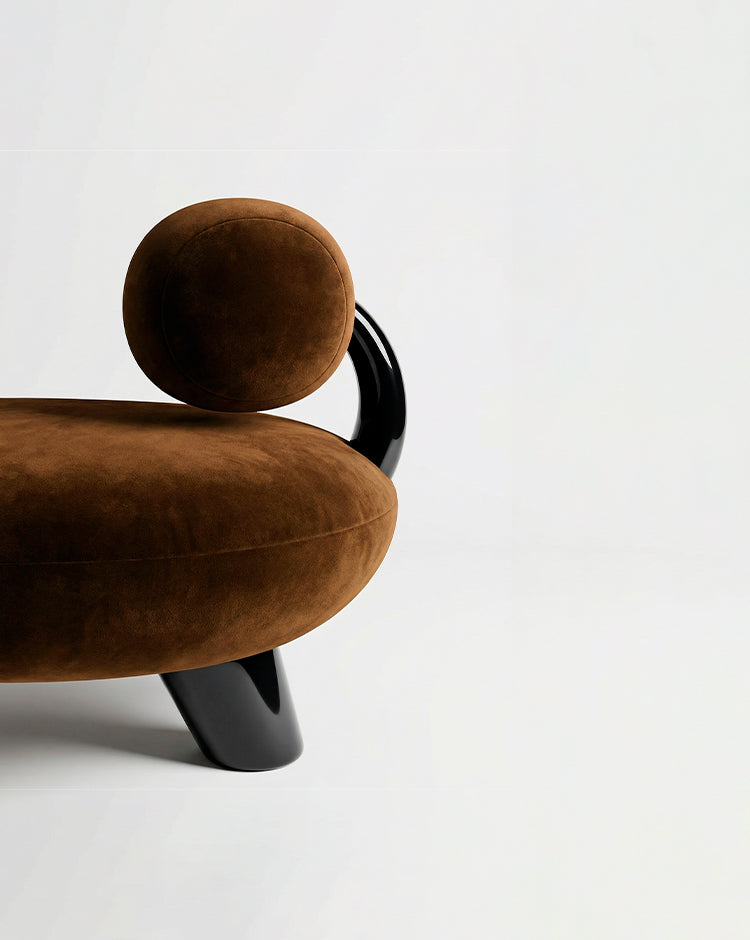 Tomyris Chair